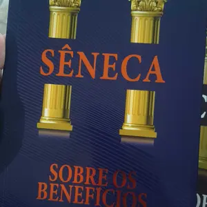Detalhe do livro Sobre os Benefícios recebido por um comprador