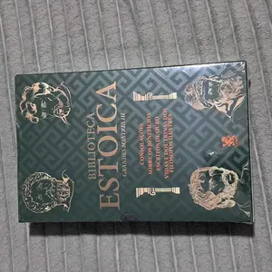Box Biblioteca Estoica Volume III fotografado por um comprador