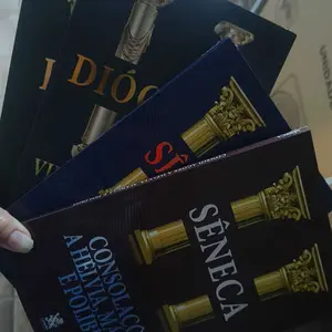 Livros da Biblioteca Estoica Volume III mostrados por um comprador